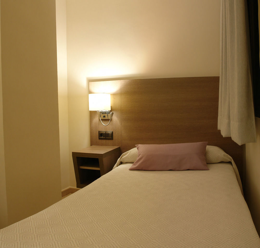 Hotel Avenida Plaza Alzira Exterior foto